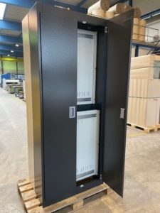LWL_Schrank Front_1Tür_offen
